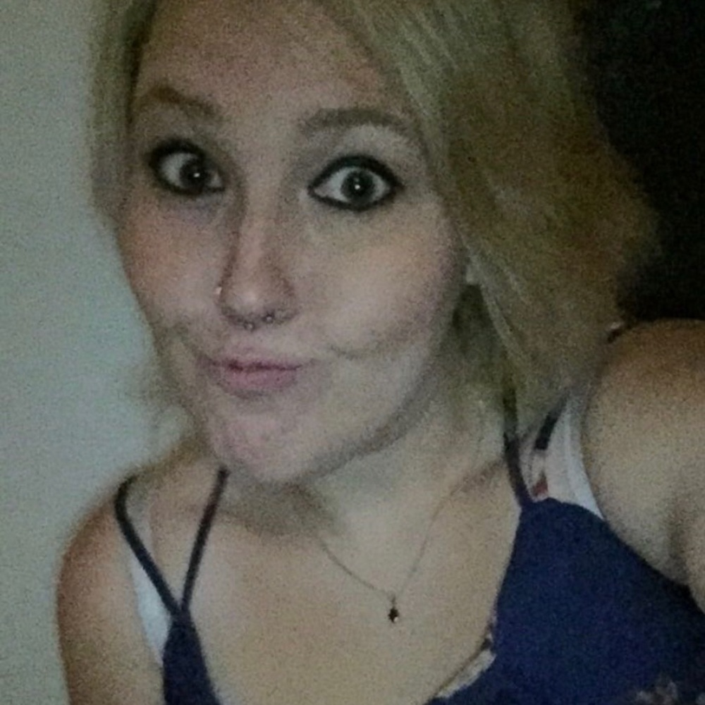 Meet your Posher, Alyssa